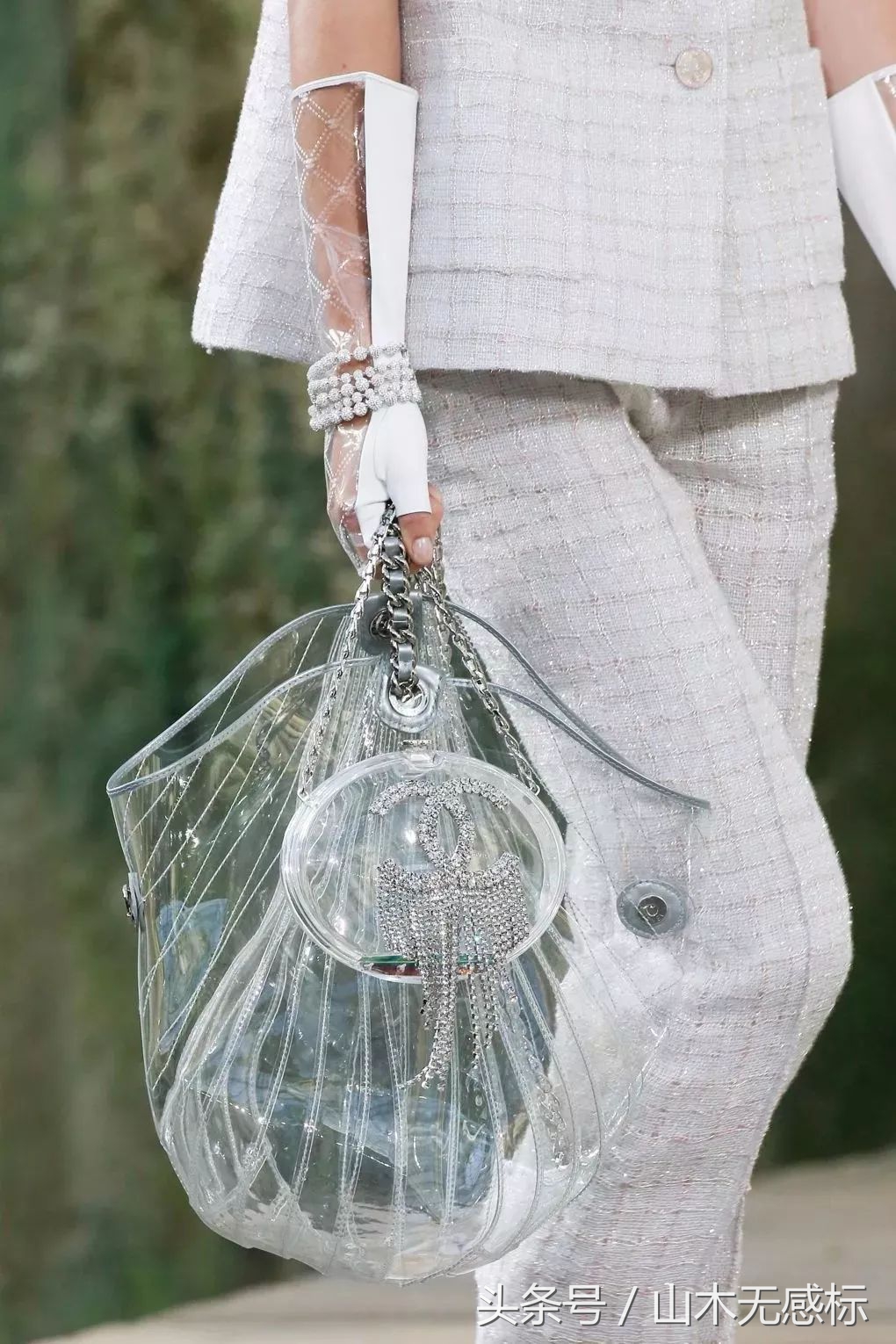 雨季正确穿搭,4款推荐让你轻松搞定早秋搭配