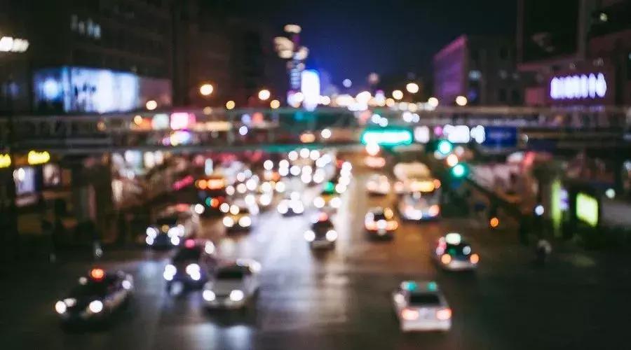 工资5000,还贷7000:深圳人的夜晚,其实比白天更忙