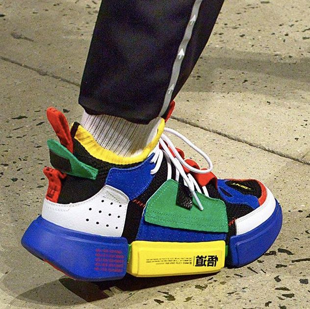 “鞋子不好买了，连FAKE水平也更高了”｜李宁的老鞋迷们