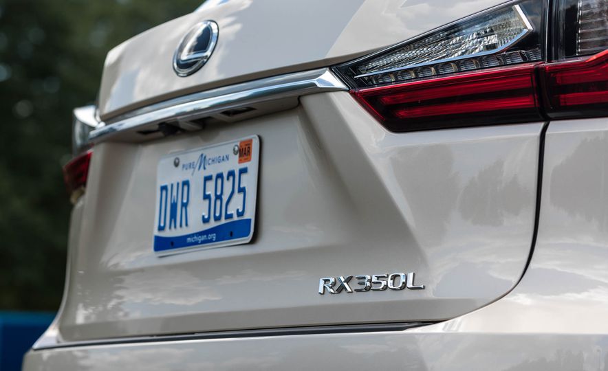 海外体验雷克萨斯RX加长版，仅仅是两个座椅的区别吗？