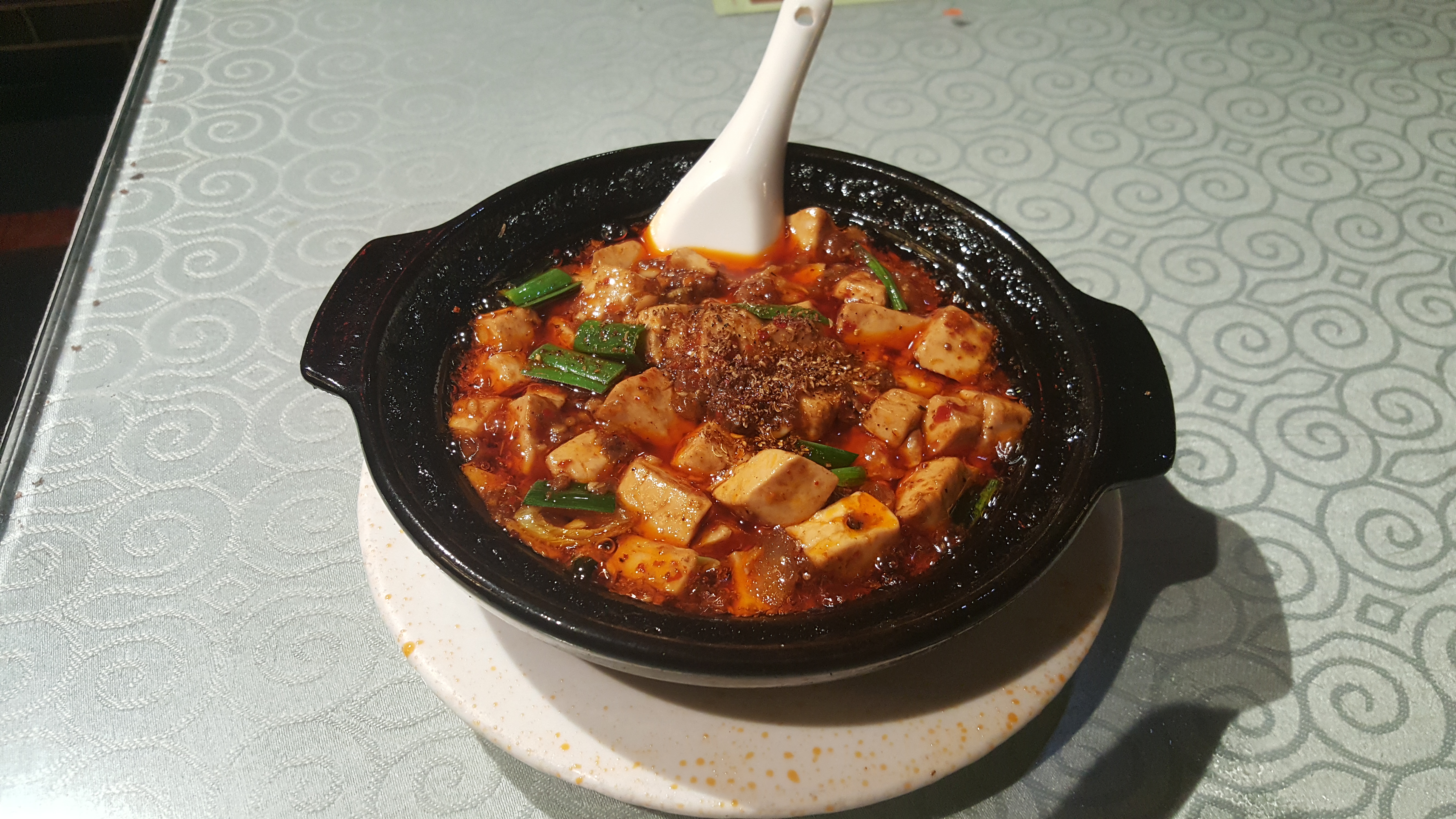 你见过成都这么牛的陈麻婆豆腐？食客点好了菜坐等大厨师上班