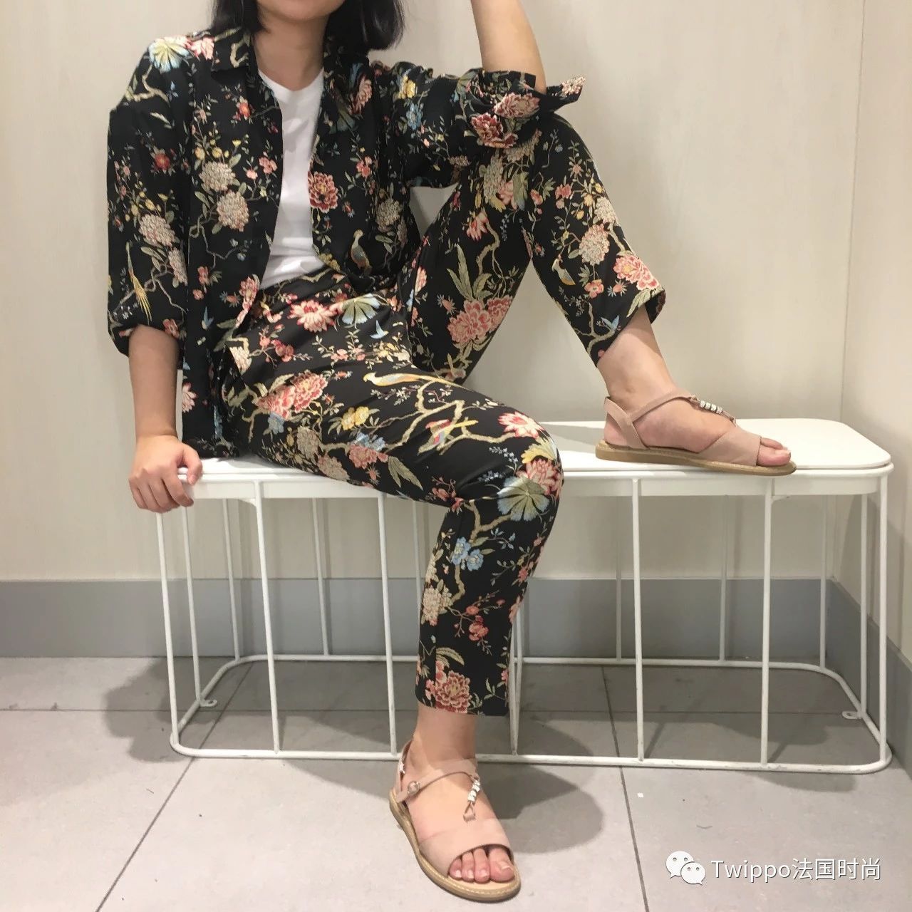 编辑试穿|HM想让你把壁纸穿到身上,没想到还卖断货?!