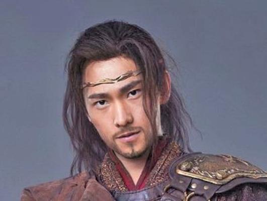 翻盘了,两年不见,我竟然被杨洋满脸胡渣的糙汉形象圈粉了