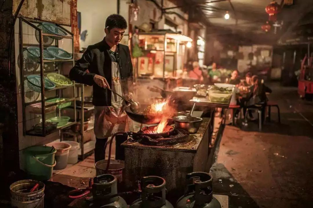 作为一个优秀的成都人，你的朋友圈肯定是这样的！