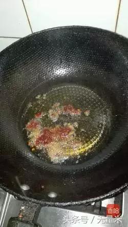 香辣可口的金针菇,香辣金针菇又简单又好吃