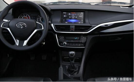 终于想起来自己还有轿车，东南V5菱致变身A5，prime版大嘴上身