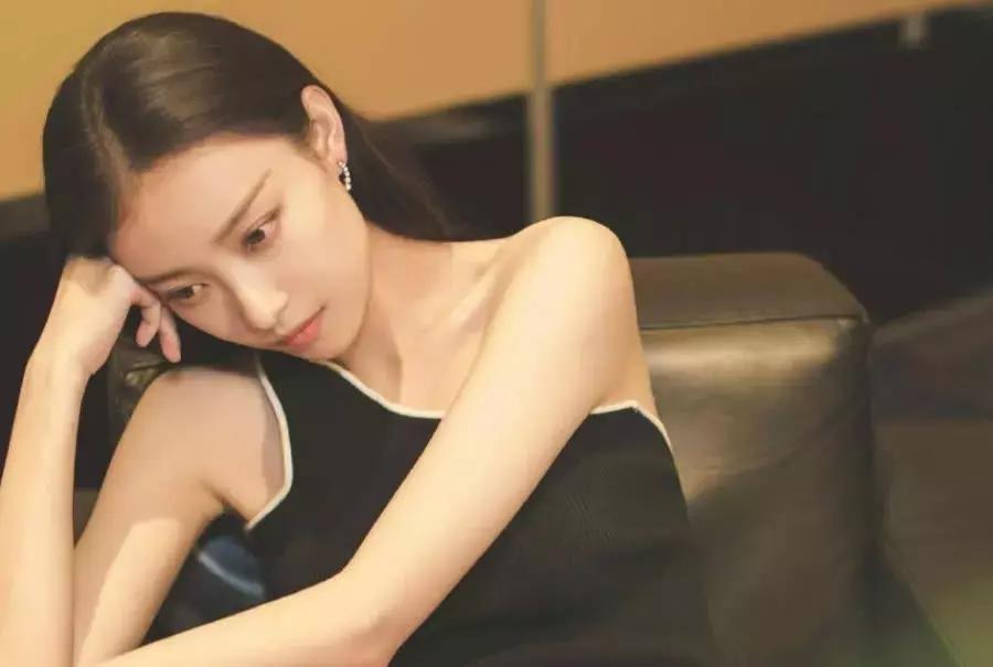 脸型是上窄下宽适合什么样的刘海,不适合留刘海的脸型适合什么刘海