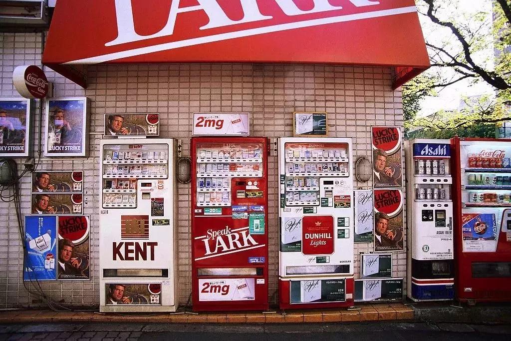 日本机场等候行李视频,日本搬行李视频