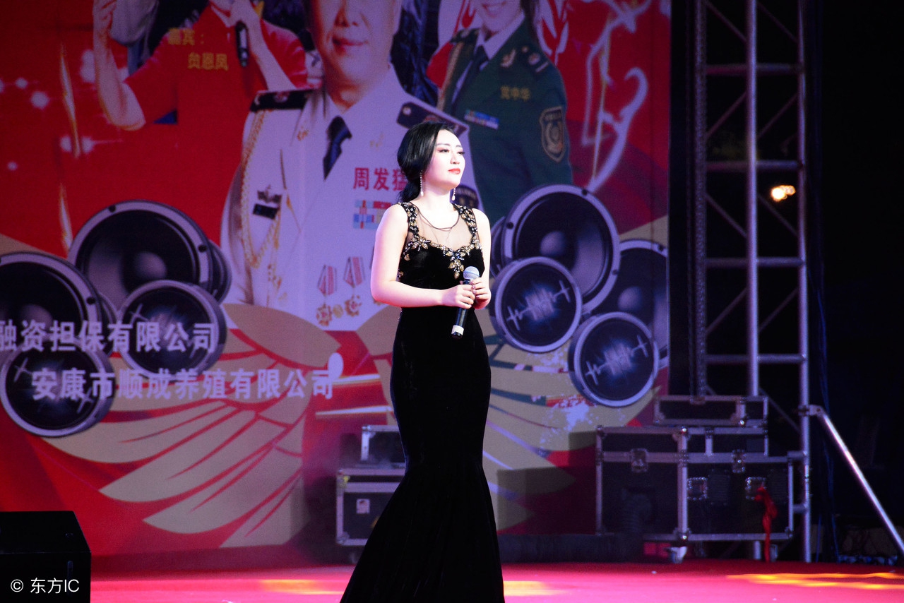 唱歌怎么融入感情,唱歌感情投入多于技巧