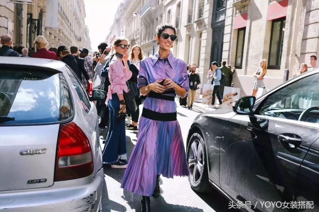 把整个星空都穿在身上太美了,把银河穿在身上去照亮