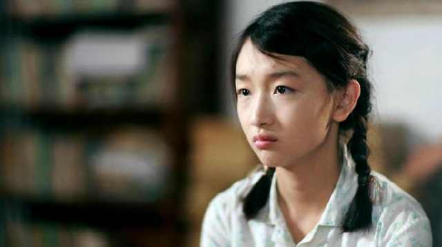 隐藏了8年的秘密,周冬雨家庭背景大曝光,实情竟令人难以置信!