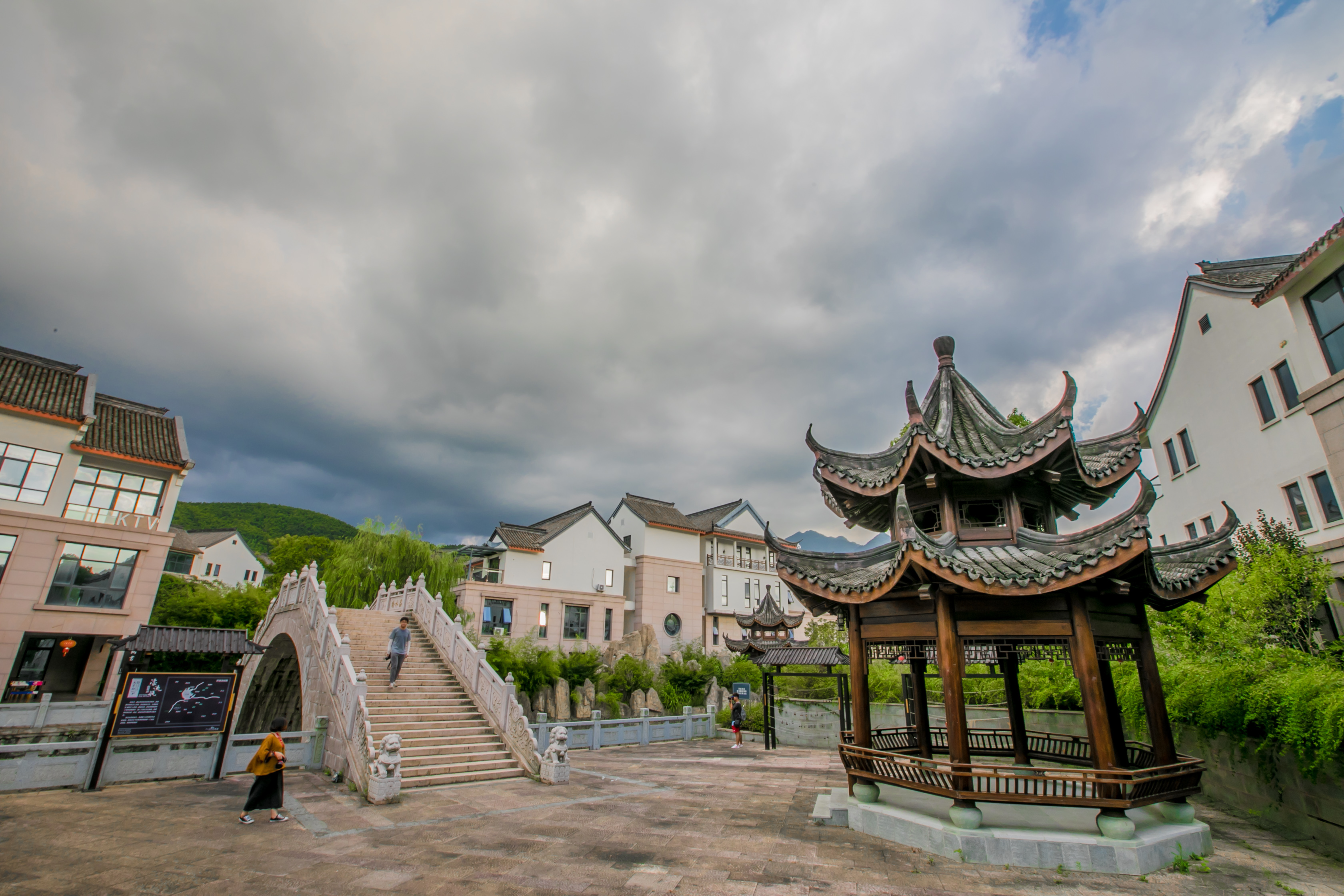 三亚人间天堂鸟巢度假村真实情况,三亚亚龙湾鸟巢度假村老板