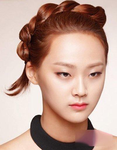 扭一扭发型怎么扎,扭一扭就扎好的辫子