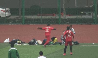 转身过人教学足球实况,足球转身过人教程新手入门