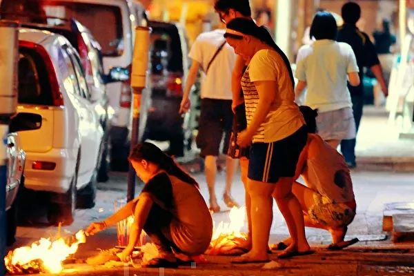 中元节不能佩戴红色护身符吗,鬼节应该贴什么符