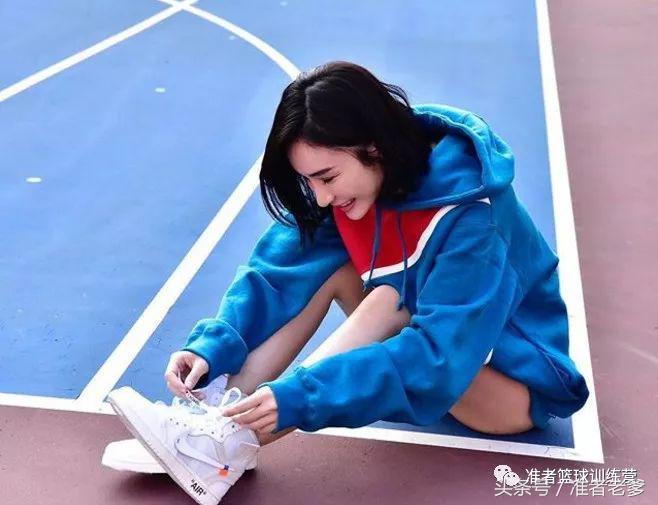 胸部撑起一滩水！被开价50万一晚，她是台湾超致命的Sneaker女孩