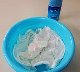 衣服染上颜色了用什么可以洗掉,衣服染上颜色怎么办才能洗掉