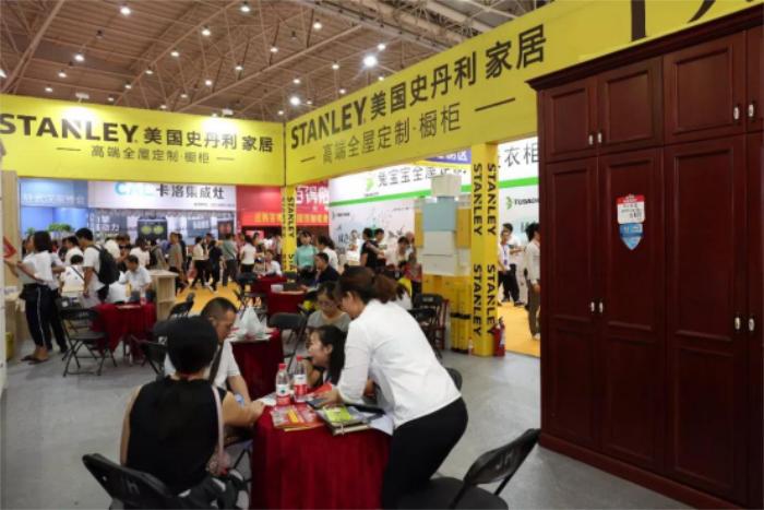 这个周末湖北3万人都涌向了武汉国博见证华中建材行业的崛起