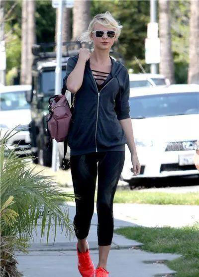 今年最流行的包包是什么样的款式,mlb2023秋季新款包包