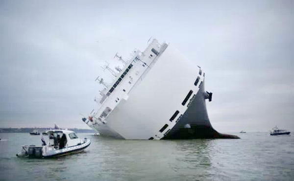 军舰沉没时水兵还有生还的希望吗,军舰沉没为什么没有舰长愿意逃生