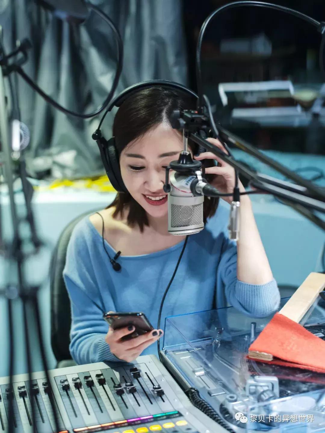 夏天指甲油2022年新款显白图片,显手白的十种指甲油推荐