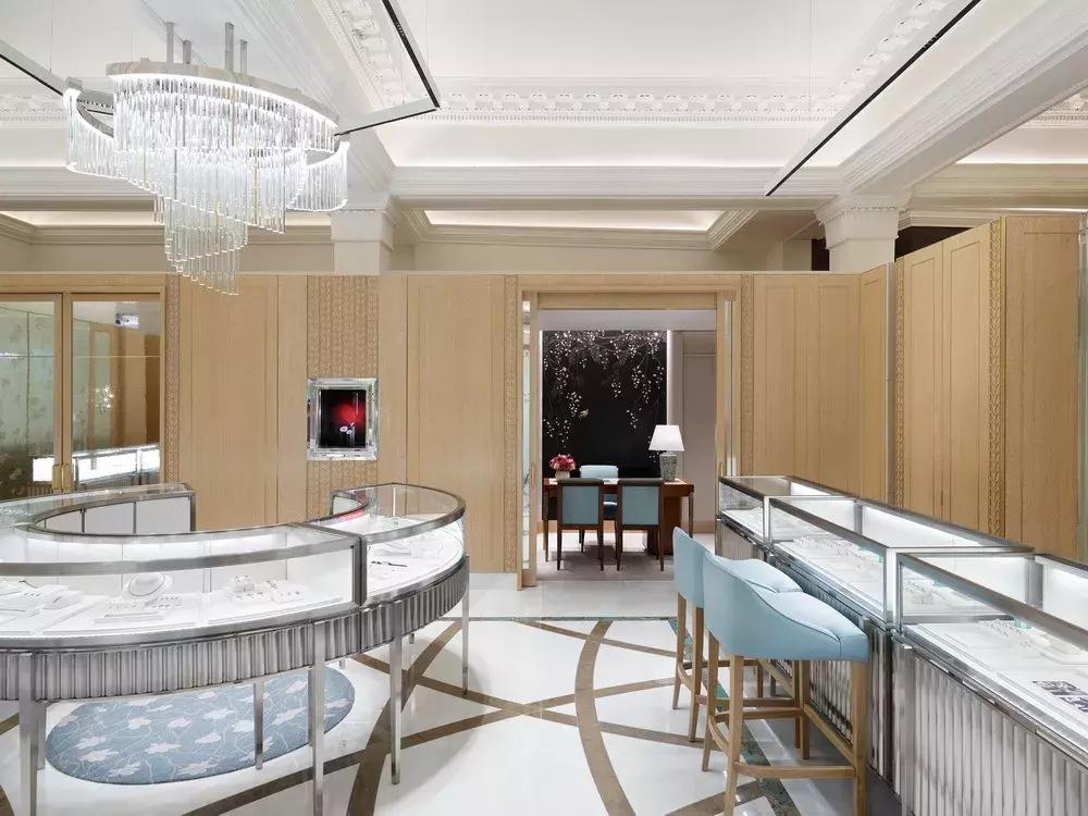 C位女神の心机3大撞星事件频发地让你和梦想中的ICON“一吻定情”