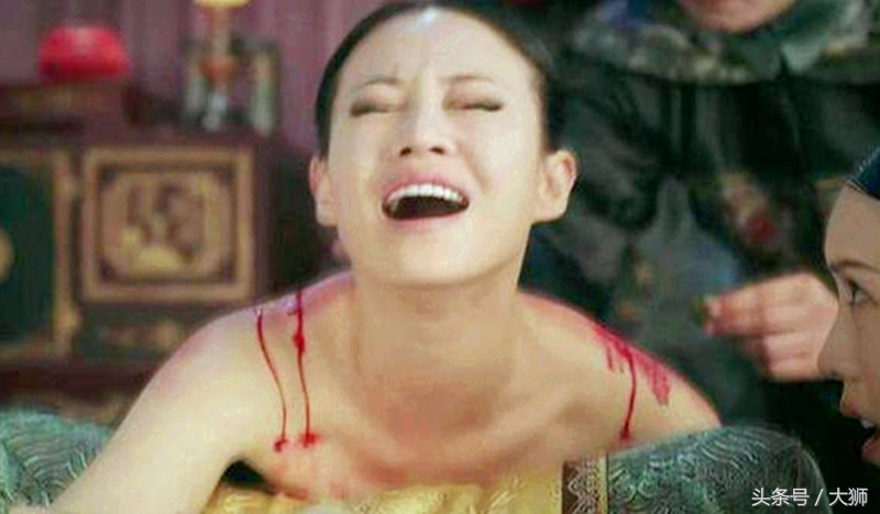 延禧攻略贵妃被泼金汁,延禧攻略高贵妃被金汁烫伤片段
