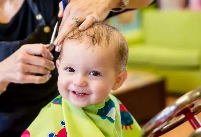 一周宝宝在家就能做的发型,一分钟搞定的宝宝简单发型