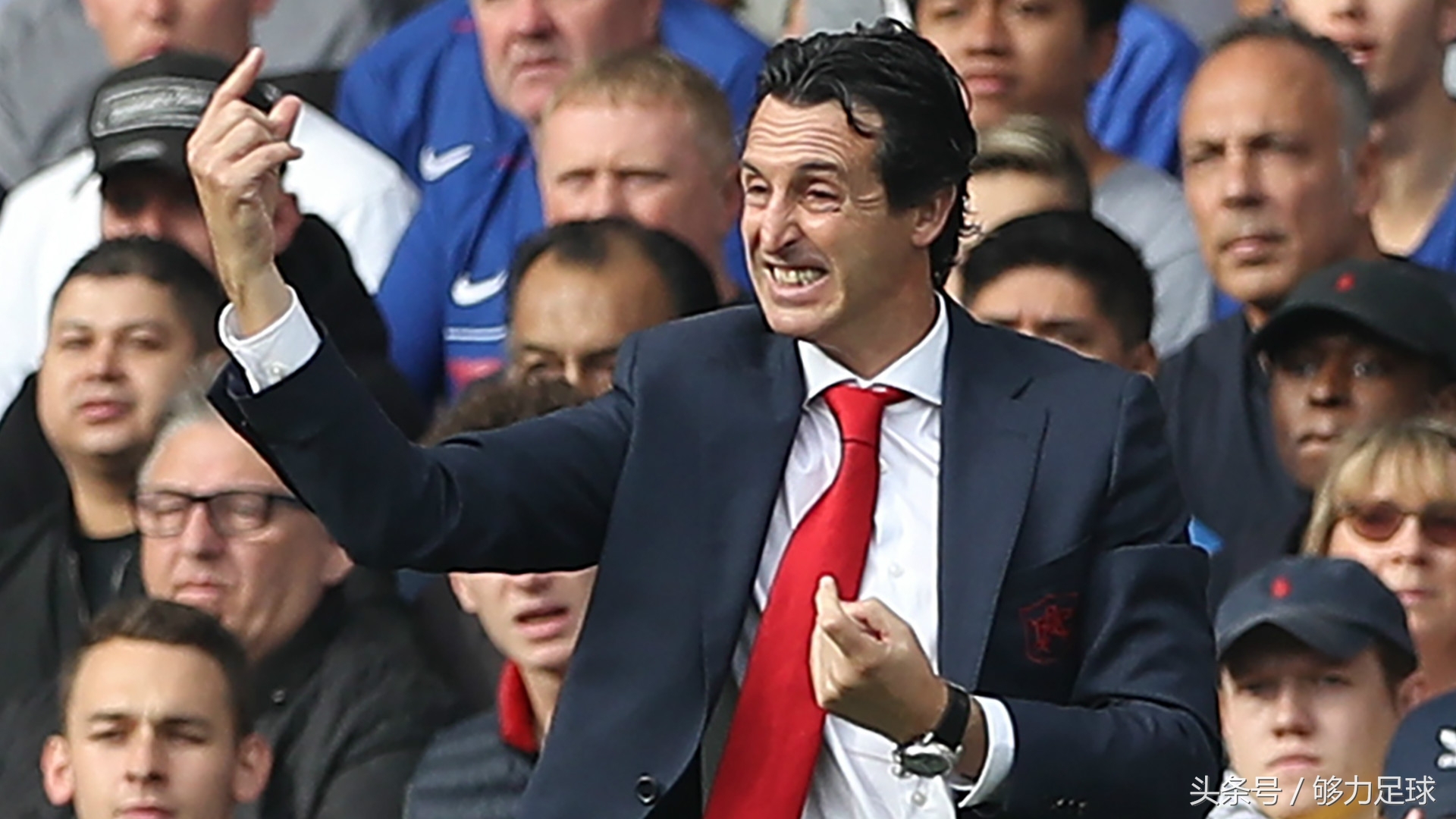 浪费绝佳进球机会,埃梅里重返英超执教阿斯顿维拉