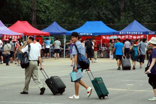 00后清华学霸参军,00后清华生参军入伍