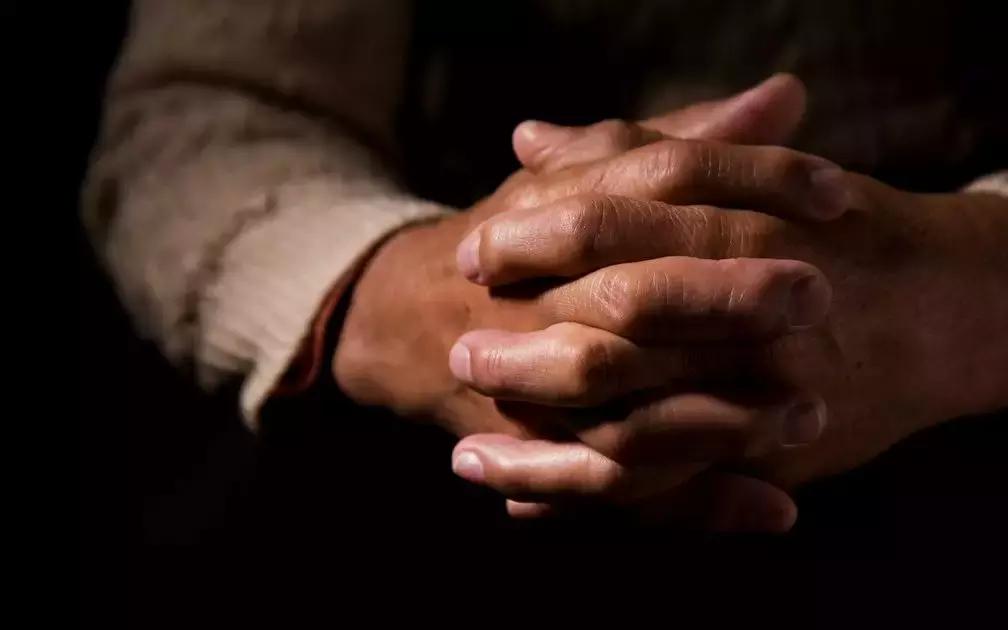 揭秘吸血*局骗**，连老人的救命钱都不放过！