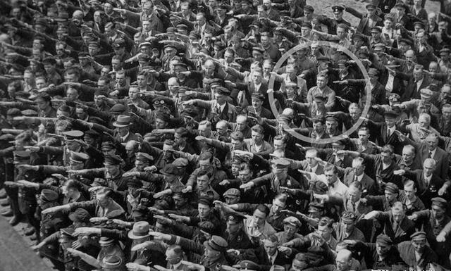 拒绝行纳粹礼：因为爱情，怎么会有恐惧-一点学习