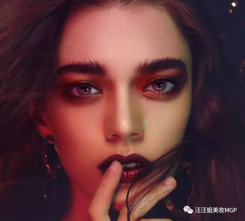 塌鼻子可以化妆拯救吗,塌鼻子正确化妆方法