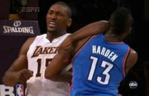 nba球员背打詹姆斯集锦,盘点nba球员的奇葩防守瞬间