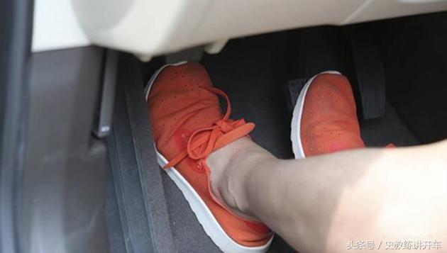 科三考试靠边停车熄火了怎么办,科三考试停车起步老是熄火怎么办