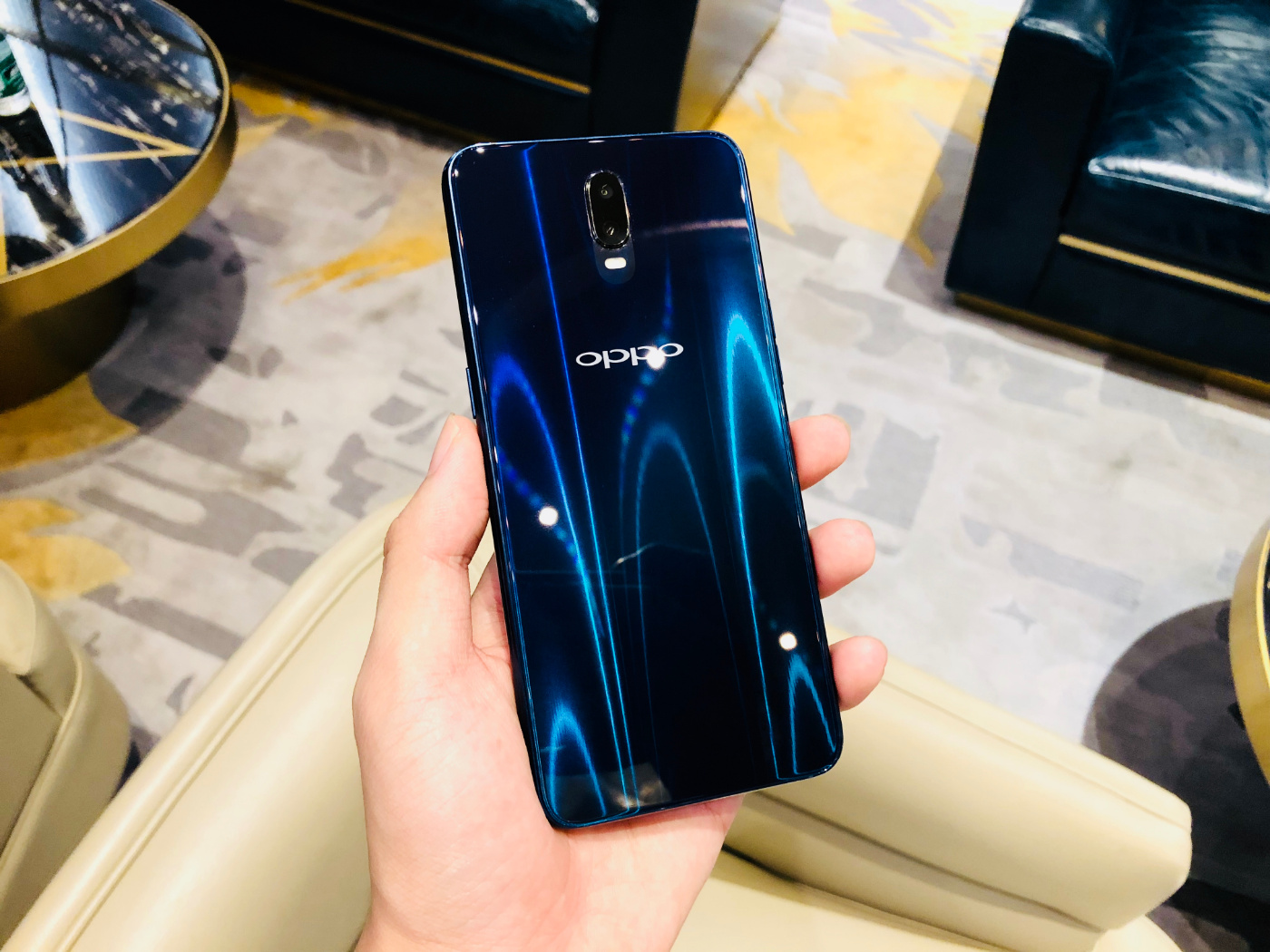 oppor17手机现在还值得入手吗,oppor17最好用的版本