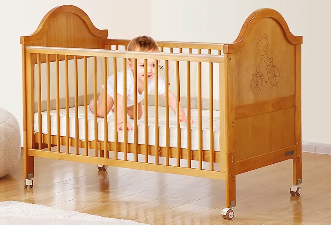 床没选对影响宝宝发育？快拿好这份婴儿床安全选购指南