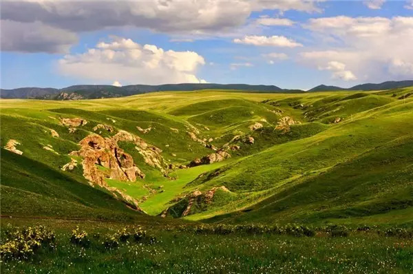 张掖是现在的什么城市,张掖一座被严重低估的城市