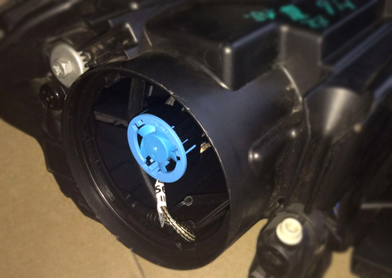 更换led车灯要不要装防尘罩,汽车大灯更换外罩需要多少度