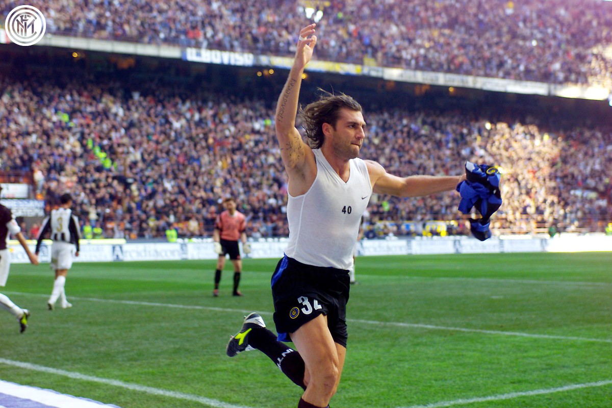 一代神锋阿德里亚诺,哈兰德和阿德里亚诺射门力量