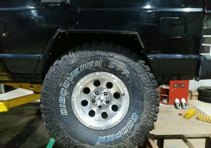 切诺基213改大脚,切诺基213升高5寸改装