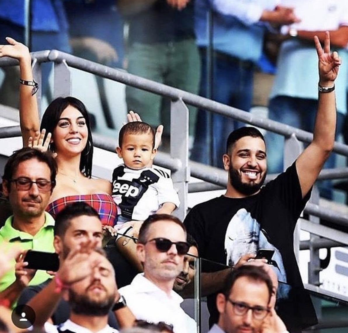 乔治娜c罗聚会视频,乔治娜靠气质一直吸引c罗