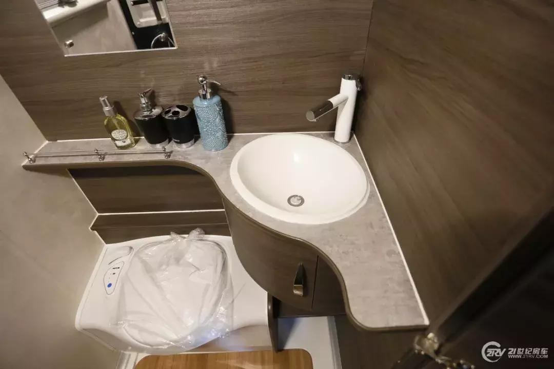 最贵房车排行榜,最贵房车价值近千万堪比豪宅