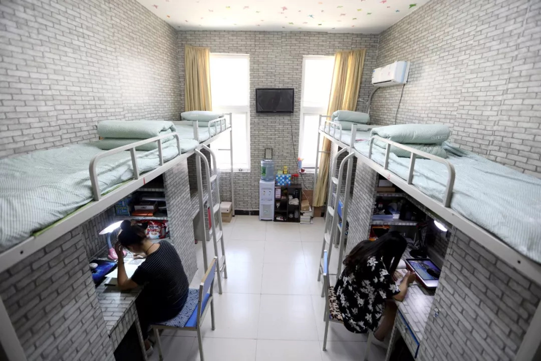 河南高校寝室哪个好,河南高校的宿舍条件