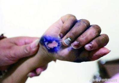 婴儿爽身粉使用注意事项视频教学,婴儿爽身粉使用注意事项视频