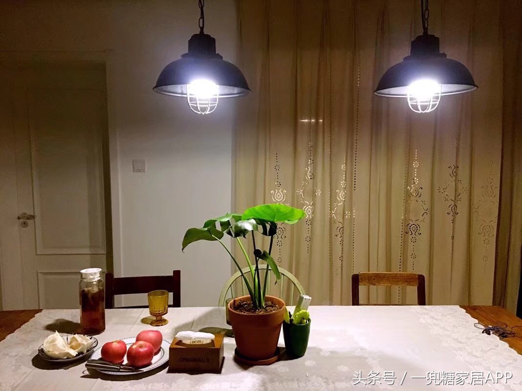 老式缝纫机桌子,老式缝纫机小桌子