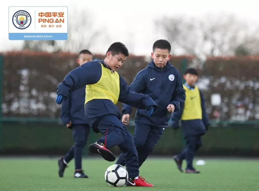 25名赴英国曼城学习的中国足球少年，后来怎么样了？