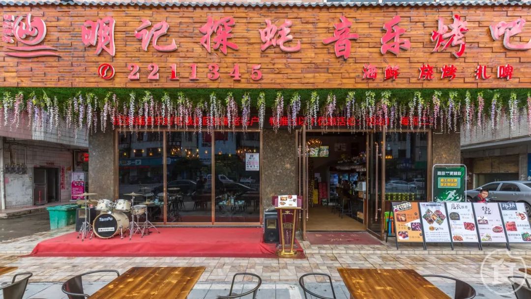 酸嫩滑的窑鸡,皮脆肉嫩爆汁烧鸡出炉