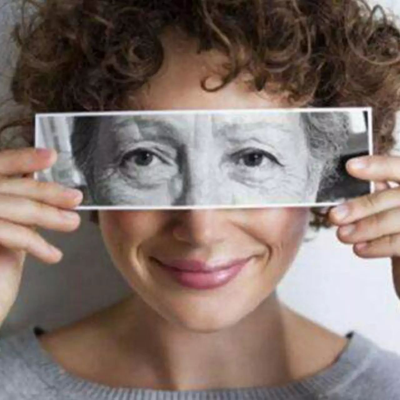 范冰冰佟丽娅红色礼服,范冰冰佟丽娅红毯造型