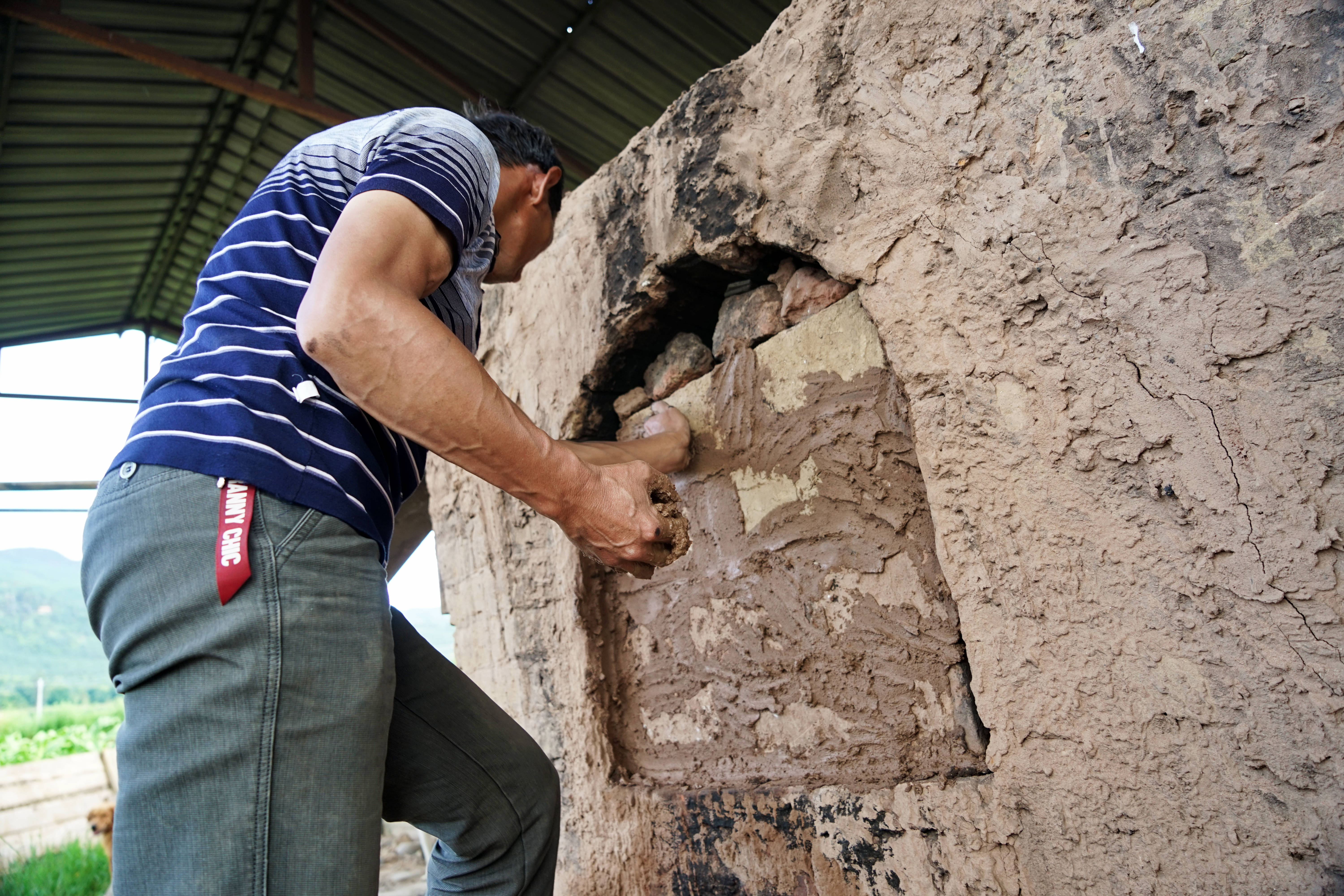 黑陶的前世今生：5000年古文明技艺把泥土炼成“黑金”